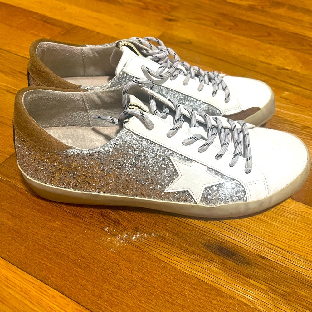 SHU SHOP SNEAKERS